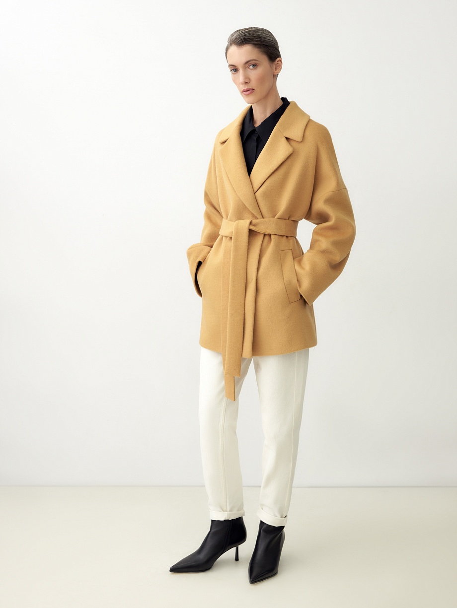 Демисезонное полупальто из шерсти