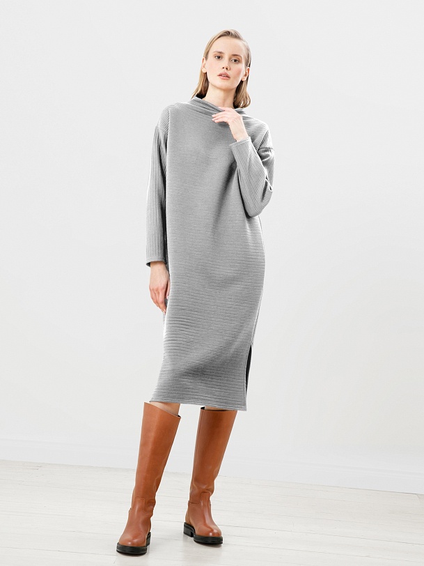 Прямое платье с воротником-стойка