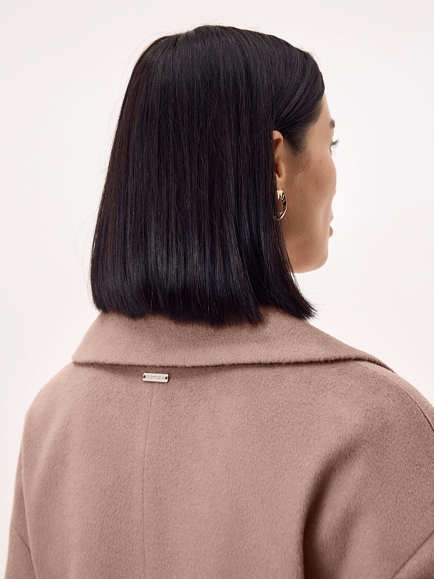 Пальто из премиальной шерсти с мембраной и съёмным капюшоном