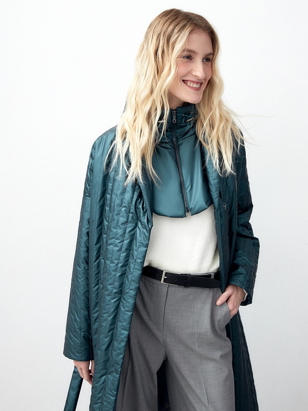 Стёганое пальто с мембраной и съёмным капюшоном