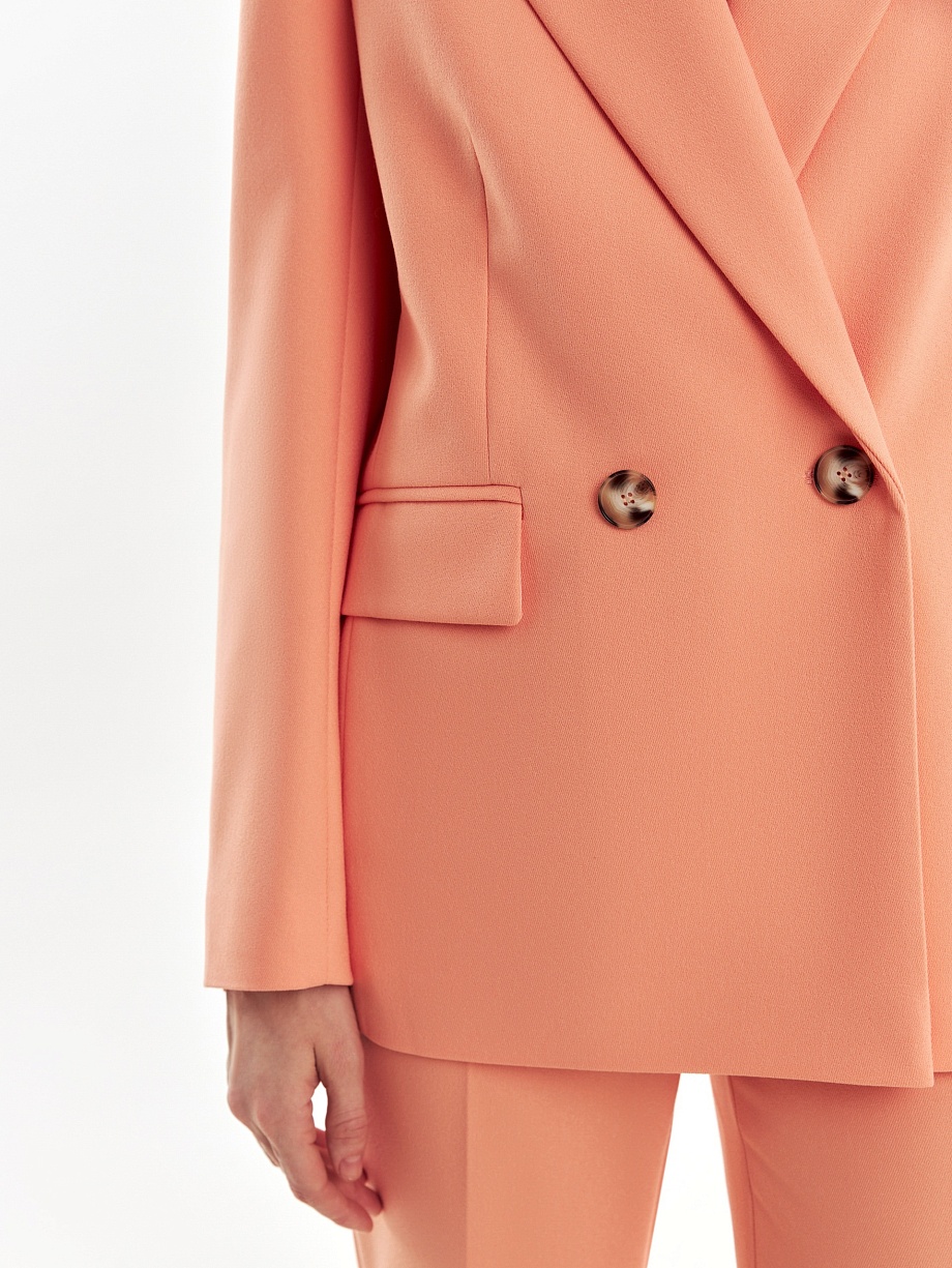 Удлиненный двубортный жакет  из костюмной ткани