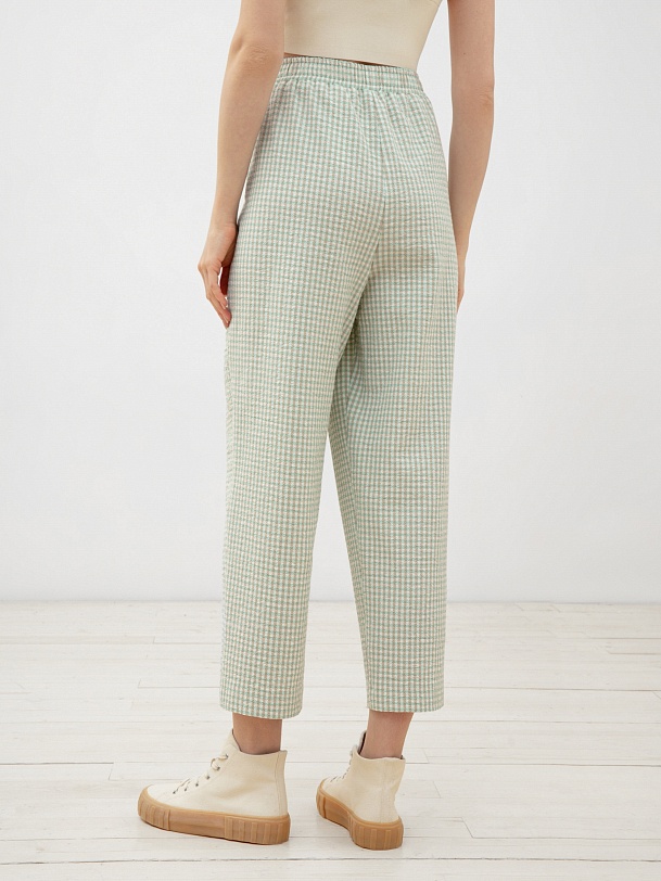 Хлопковые брюки-бананы в клетку