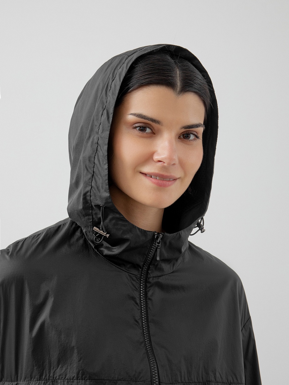 Куртка-ветровка женская с капюшоном
