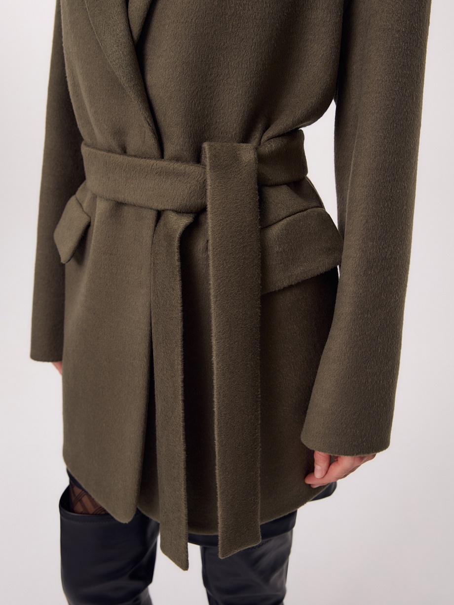 Демисезонное полупальто из шерсти