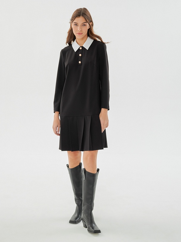 Платье прямого силуэта из костюмной ткани