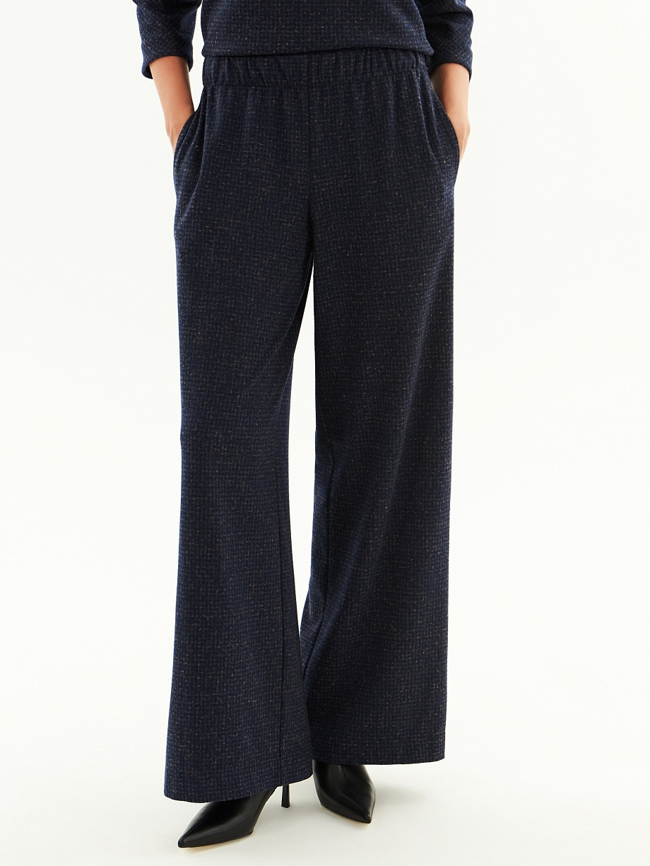 Широкие брюки из жаккардового трикотажа с поясом на резинке