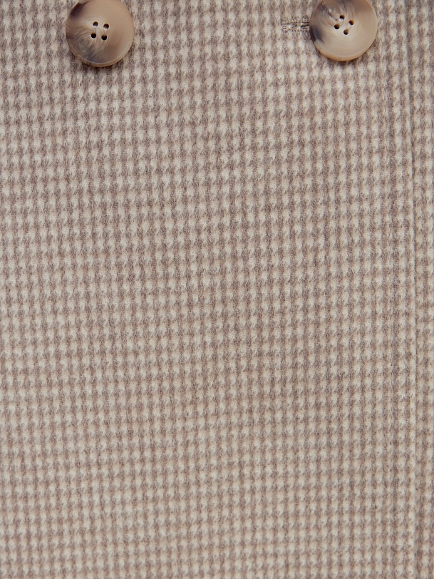 Шерстяное пальто с мембраной и утеплённой спинкой