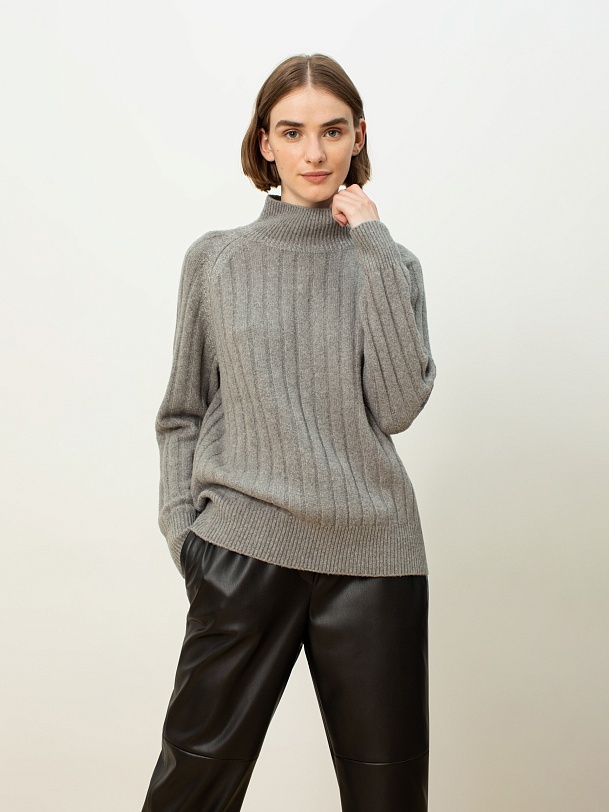 Свитер женский трикотажный серый