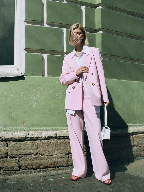 Прямые широкие брюки