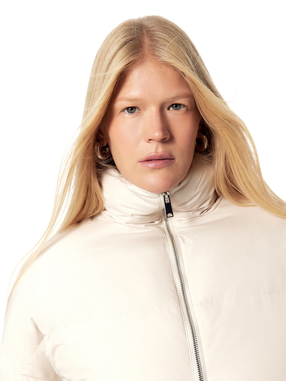 Укороченный пуховик с утеплителем 90% пух и 10% перо