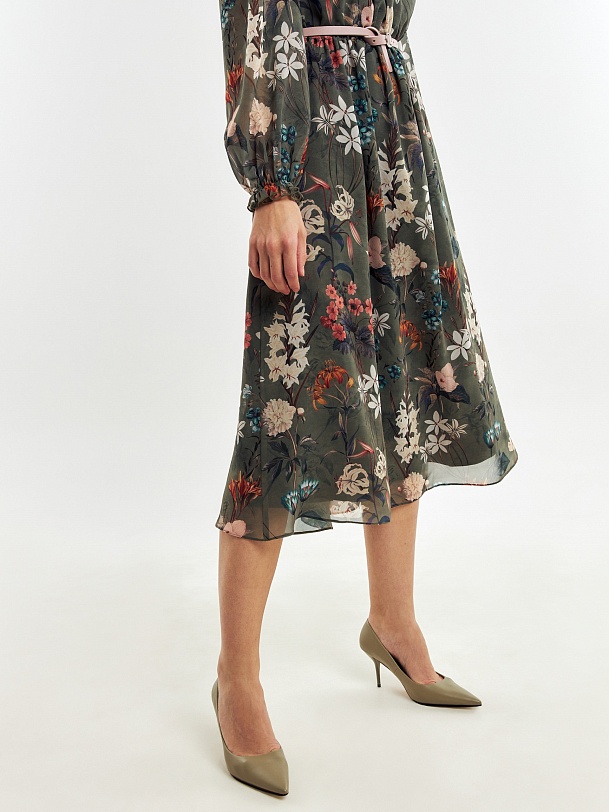 Свободное платье с цветочным принтом