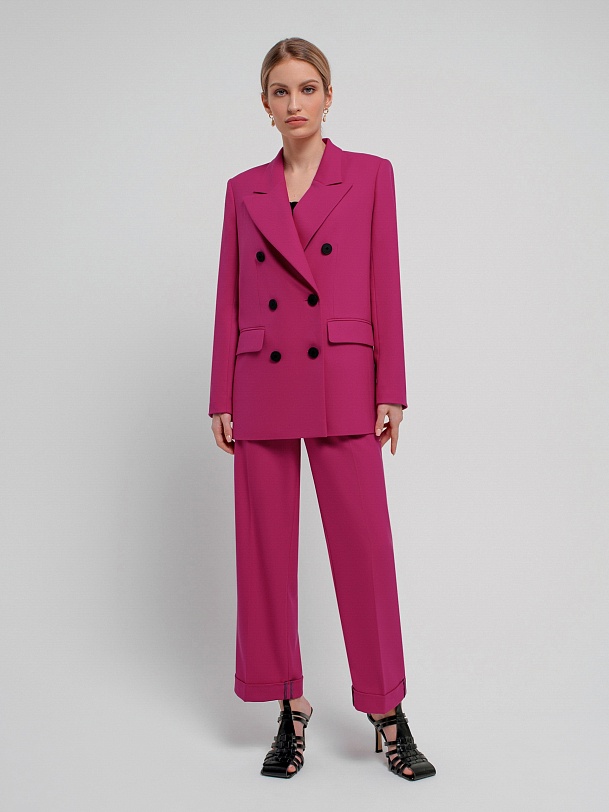 Прямой двубортный жакет цвета фуксия