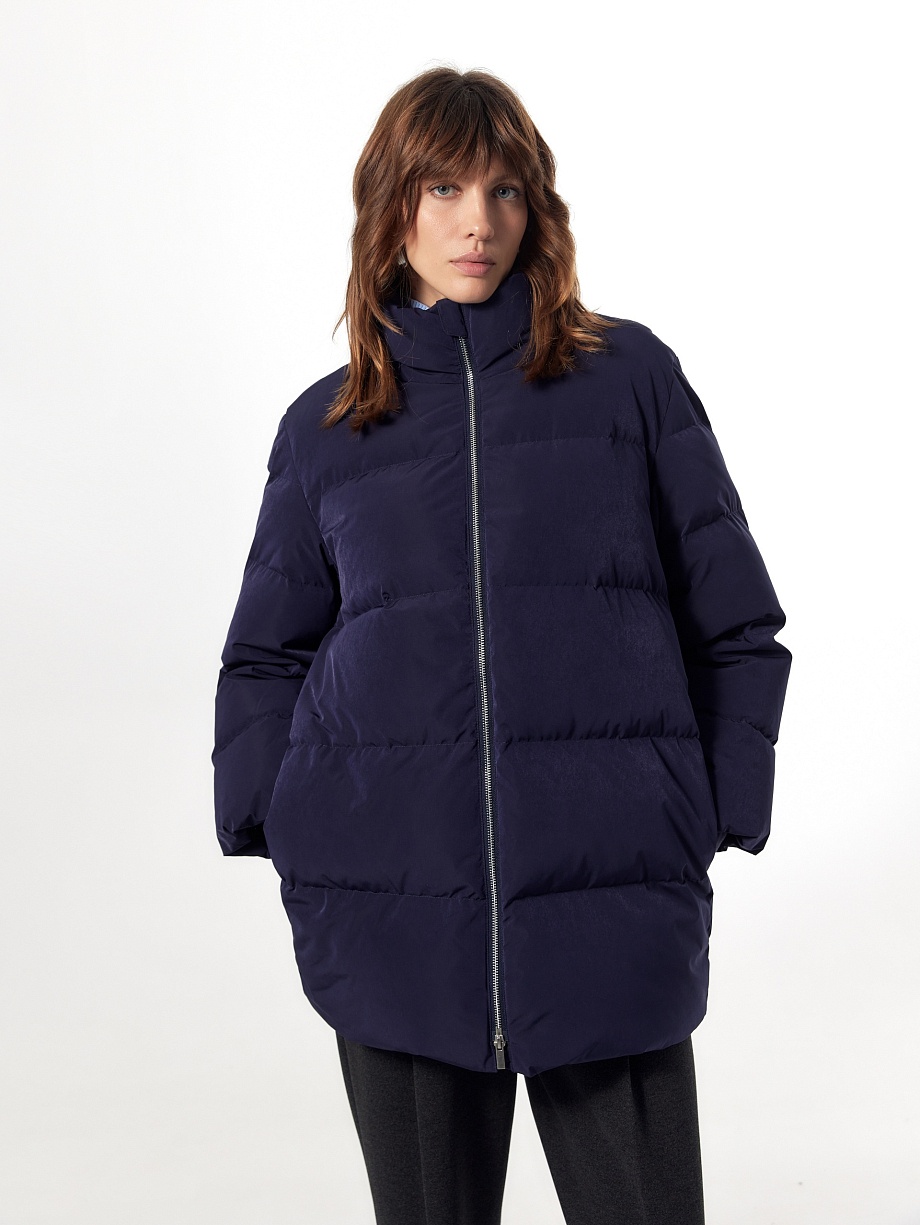 Укороченный пуховик с утеплителем 90% пух и 10% перо и капюшоном