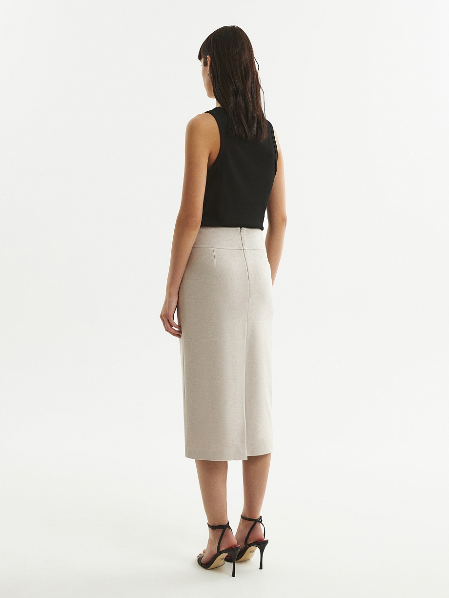 Юбка-карандаш из фактурной костюмной ткани с разрезом