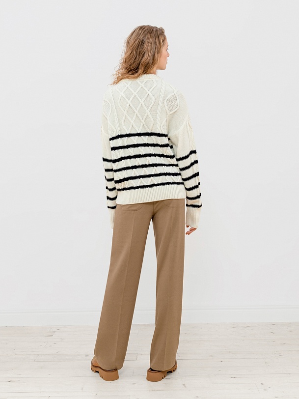 Свободный джемпер из вязаного трикотажа