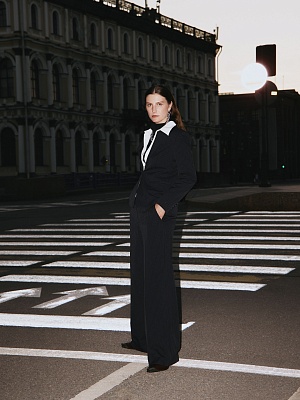 Брюки из костюмной ткани с открытым срезом