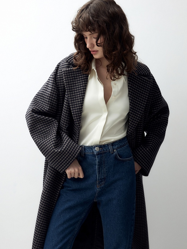 Шерстяное пальто с мембраной и утеплённой спинкой