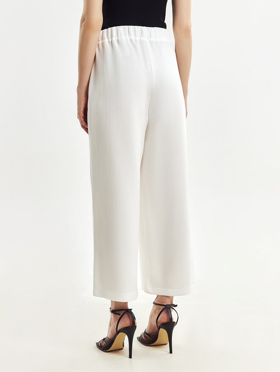 Укороченные широкие брюки из фактурной ткани