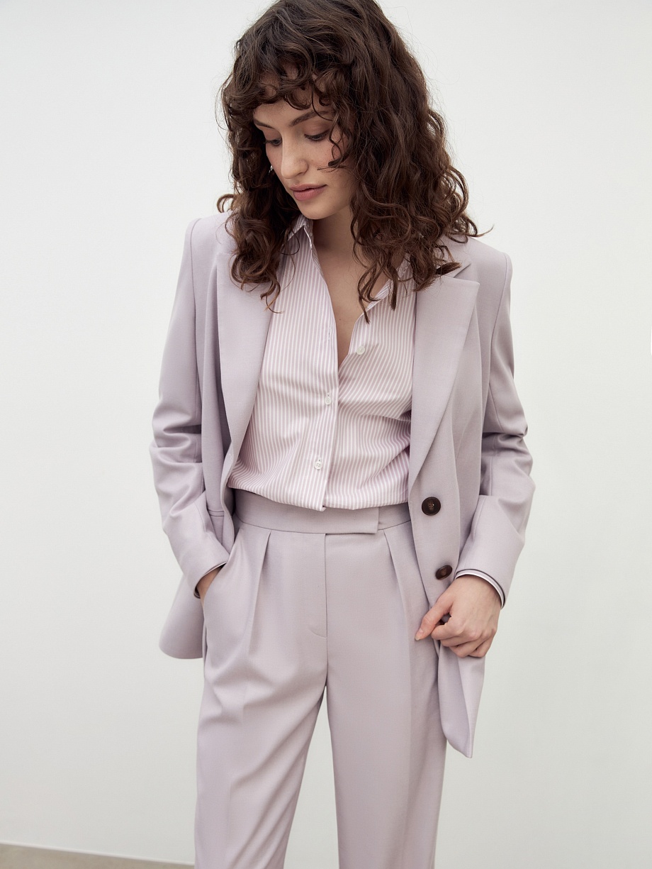 Классические брюки со стрелками из костюмной ткани