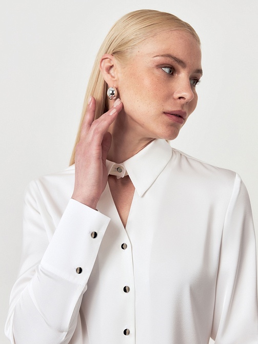 Блуза из атласа