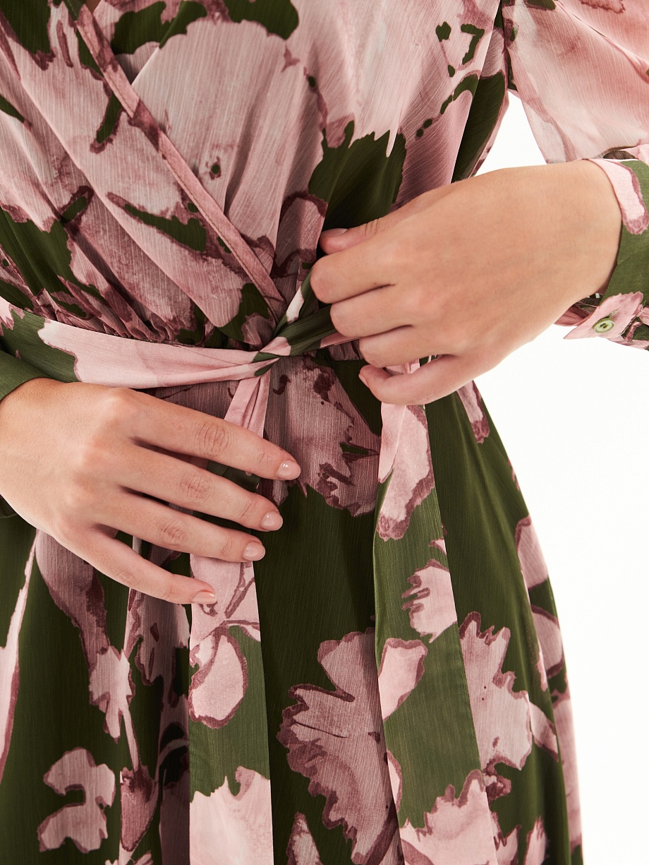 Свободное шифоновое платье с цветочным принтом