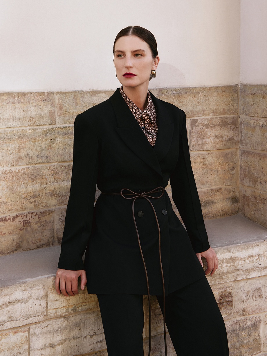 Приталенный жакет