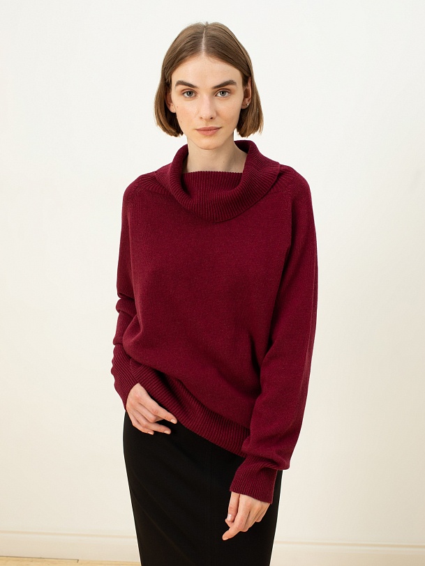 Женский свитер прямого силуэта