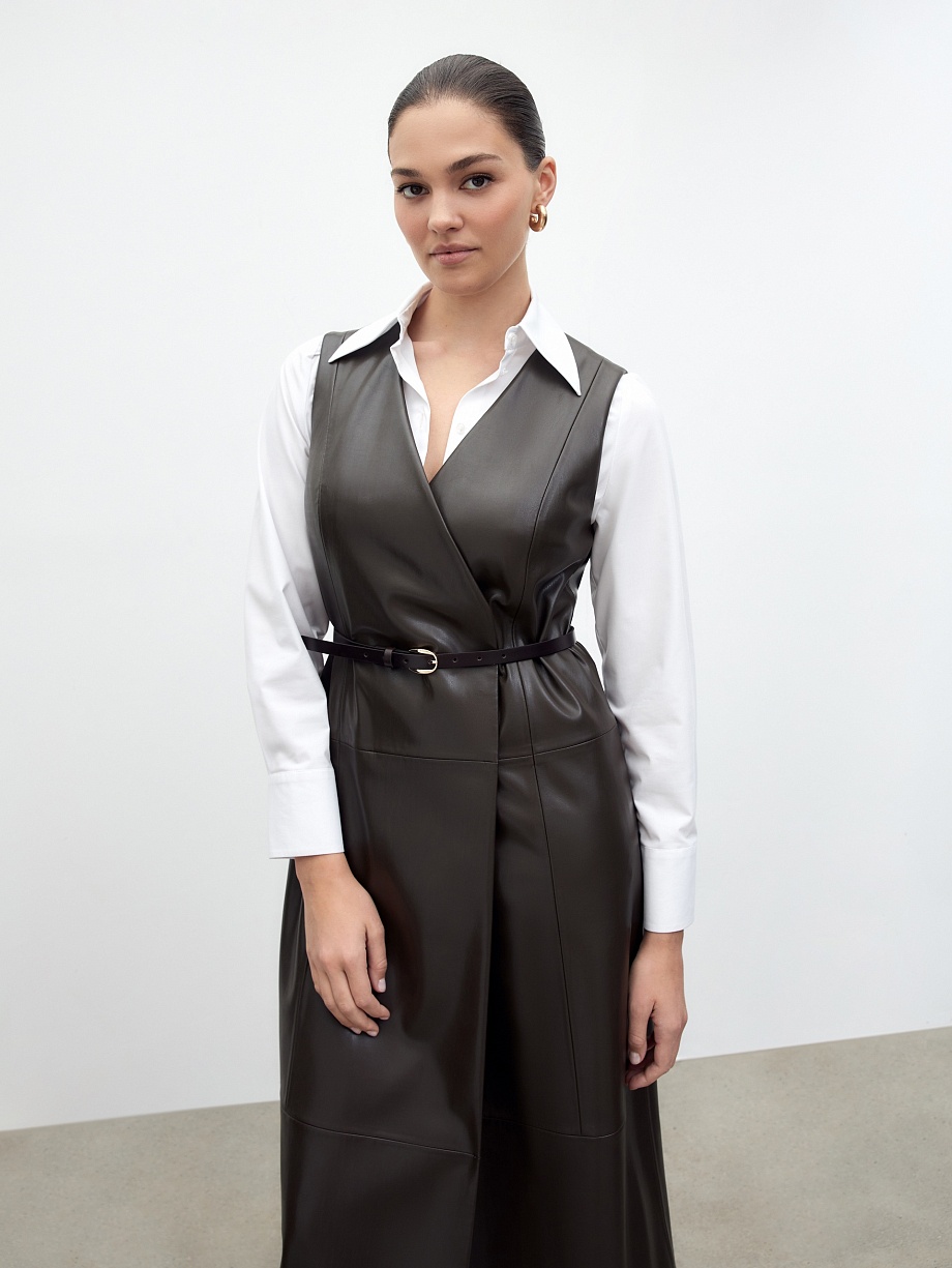 Приталенный сарафан из экокожи