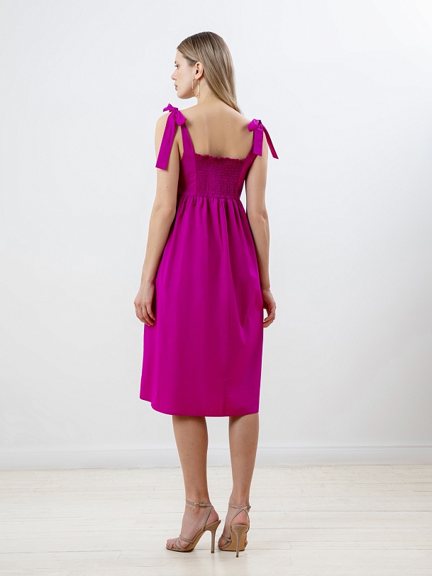 Летнее платье-сарафан без рукавов А-силуэта