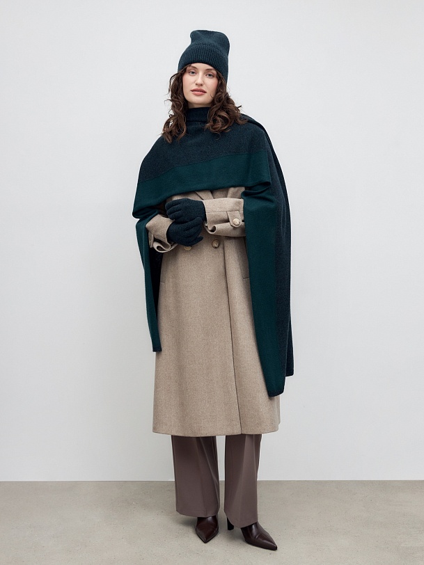 Шапка бини из мягкой пряжи с ангорской шерстью