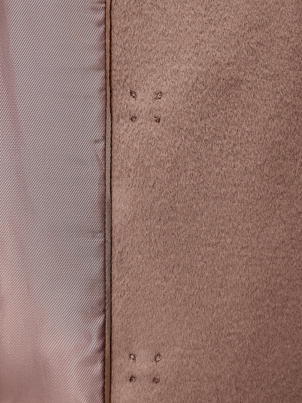 Пальто из премиальной шерсти с мембраной и съёмным капюшоном