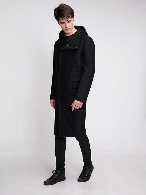 Пальто мужское с капюшоном