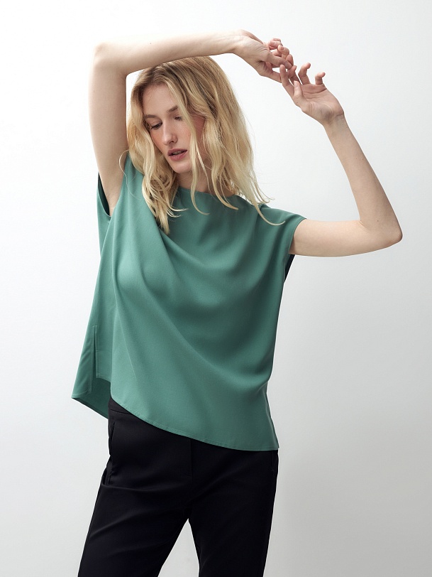 Блуза из вискозы с коротким рукавом