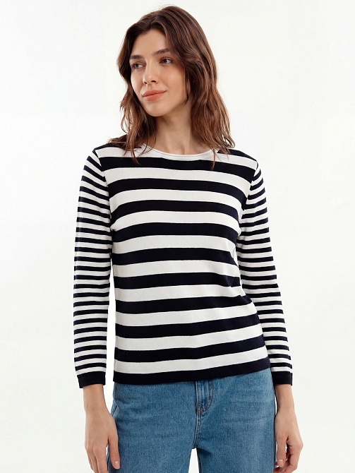 Трикотажный джемпер в бретонскую полоску