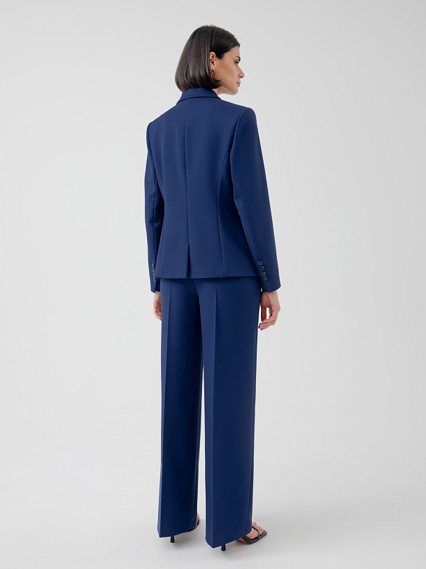 Двубортный жакет полуприлегающего силуэта