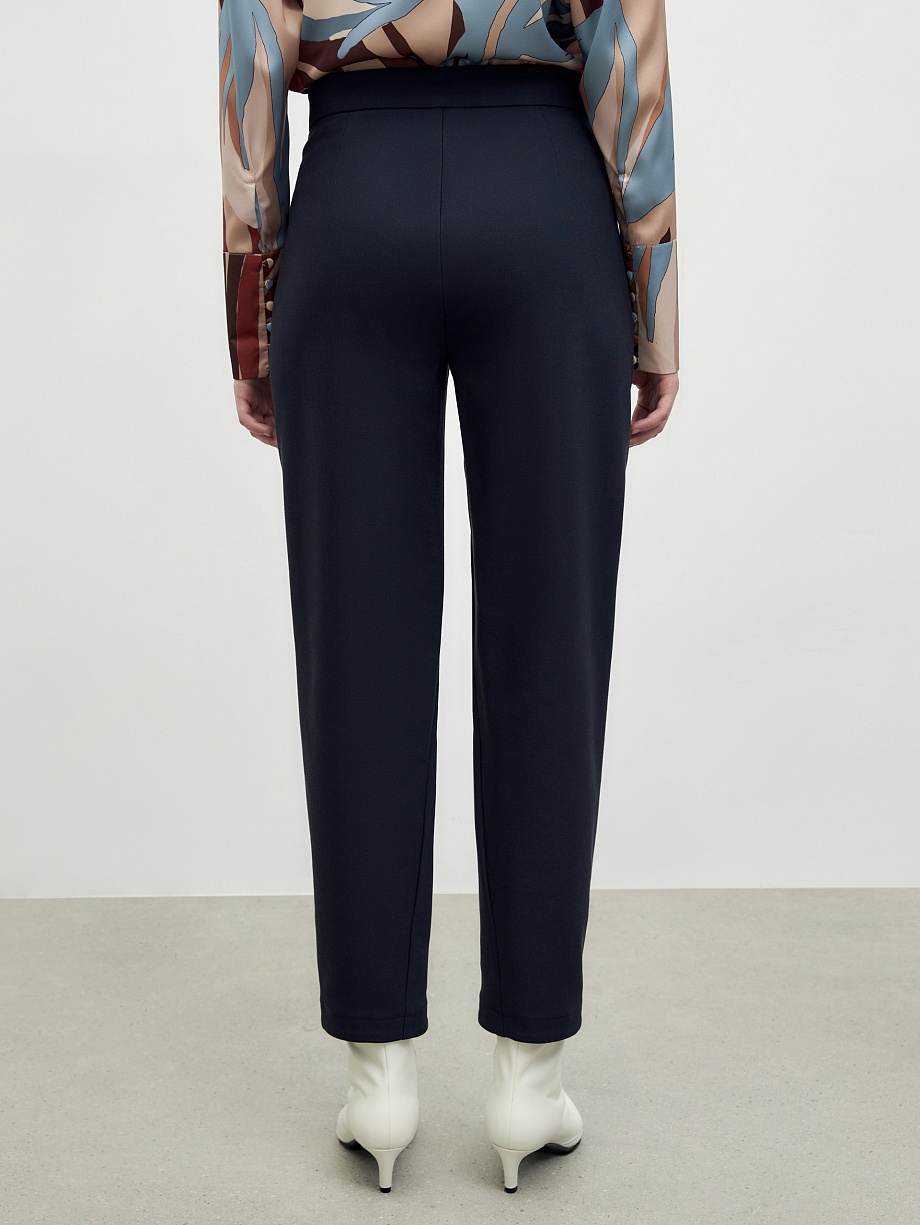 Брюки-бананы из утепленной костюмной ткани