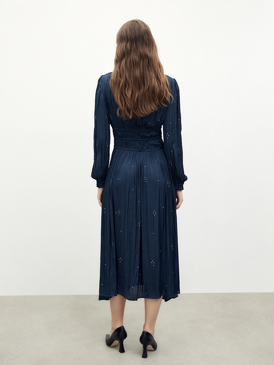 Платье из атласной ткани со стразами