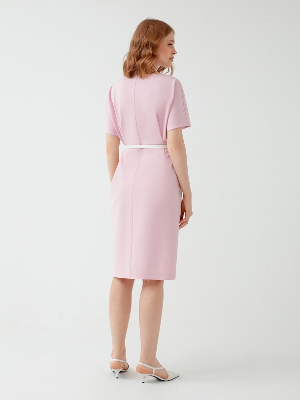 Платье из костюмной ткани с тонким ремнём