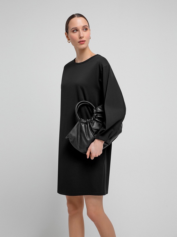 Трикотажное платье полуприлегающего силуэта