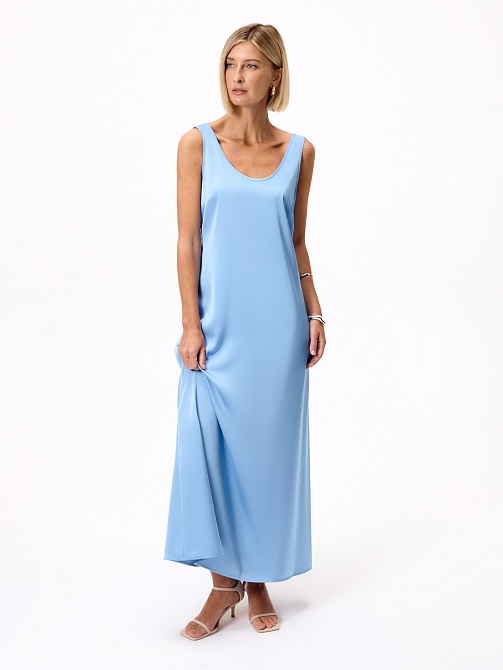 Платье из атласа в бельевом стиле