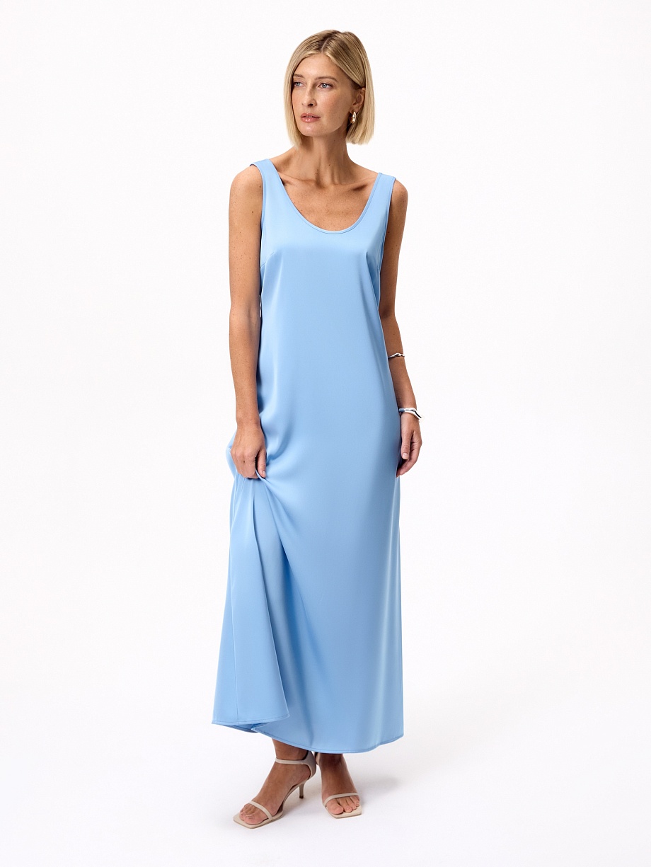 Платье из атласа в бельевом стиле