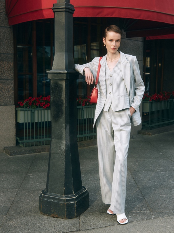 Свободные брюки в тонкую полоску