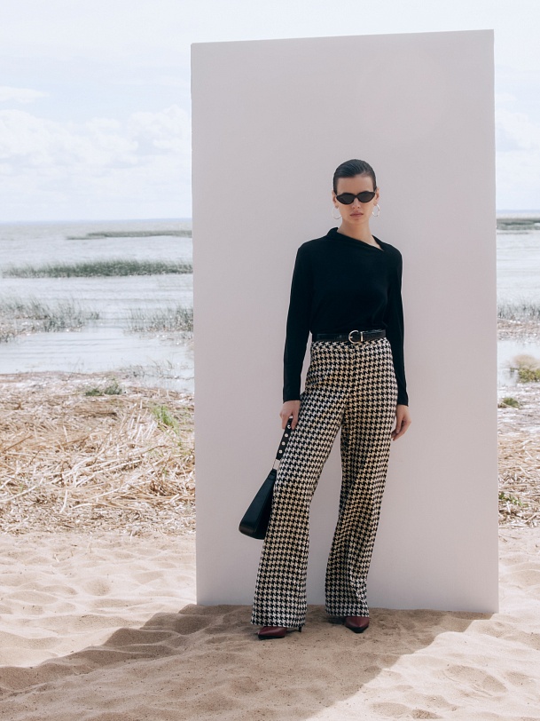 Прямые брюки из костюмной ткани