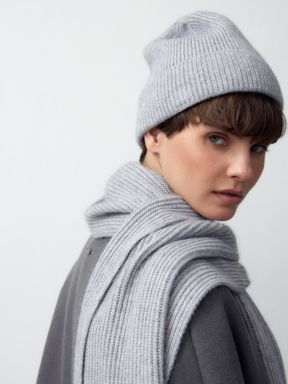 Шарф фактурной вязки из мягкой пряжи с ангорой