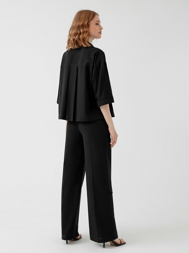 Хлопковая рубашка с накладными карманами и укороченным рукавом