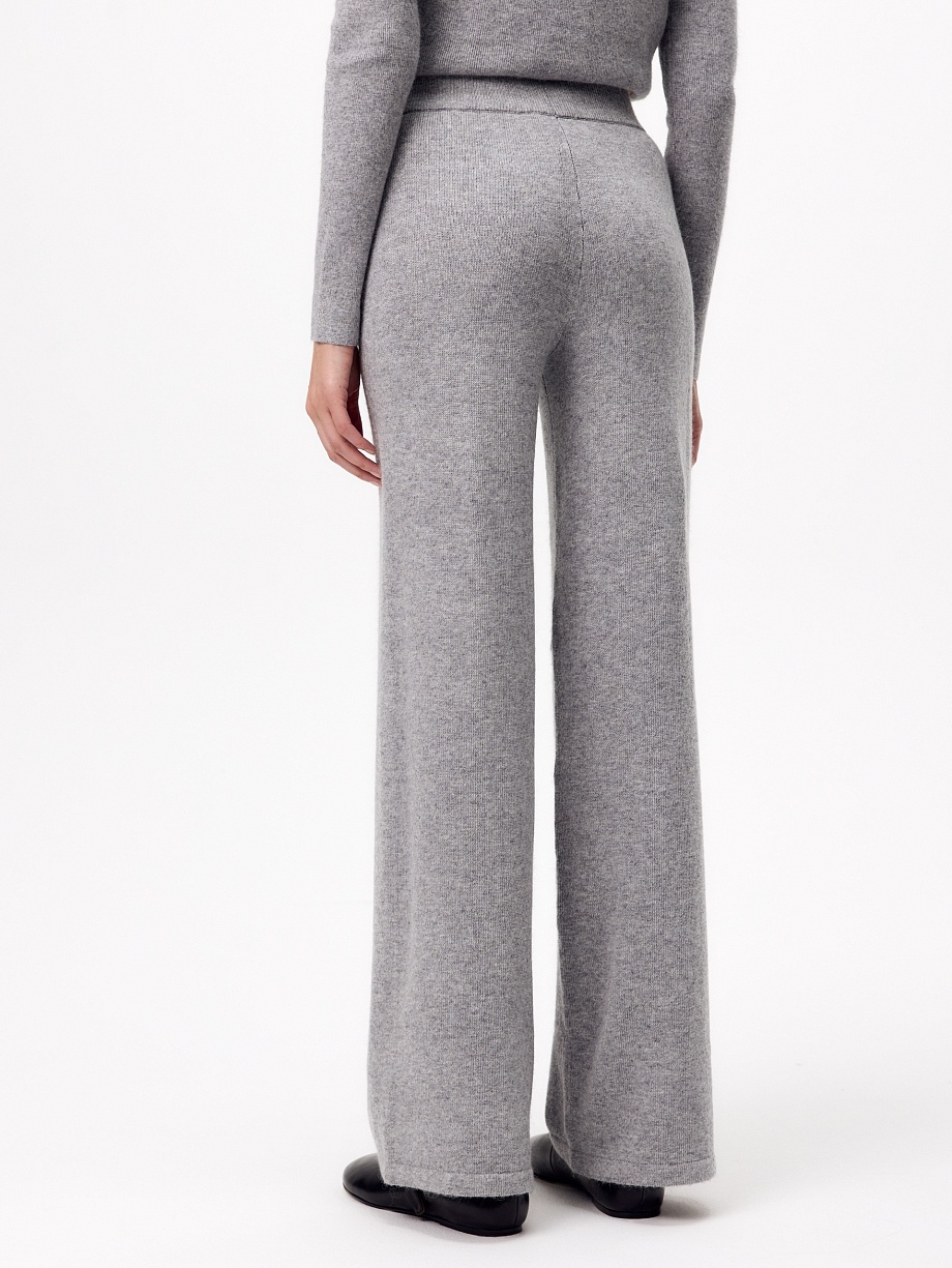 Костюм из шерсти и кашемира