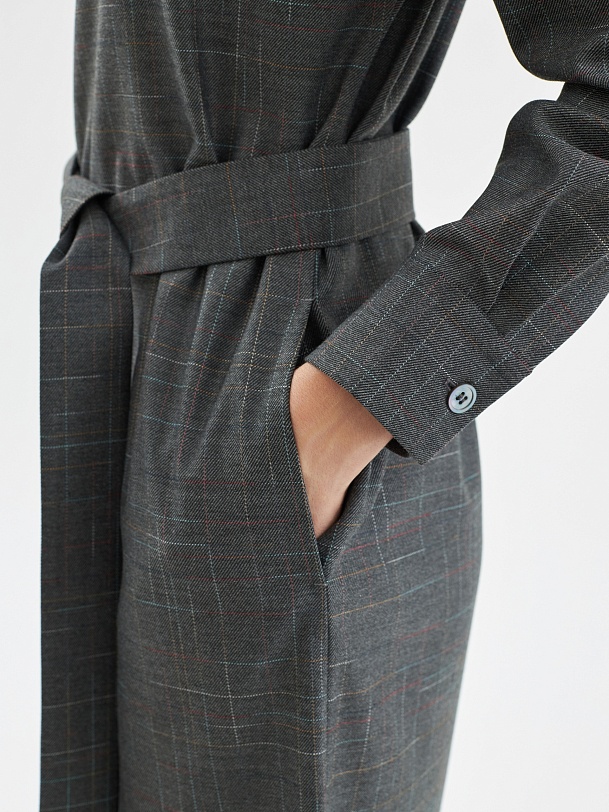 Прямое платье длины миди