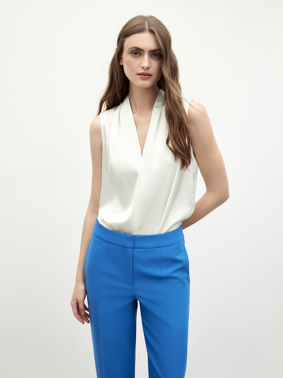 Свободная блуза из атласной ткани