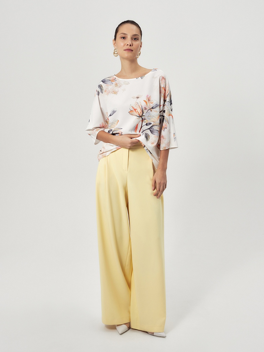 Свободная блуза с вырезом "лодочка"