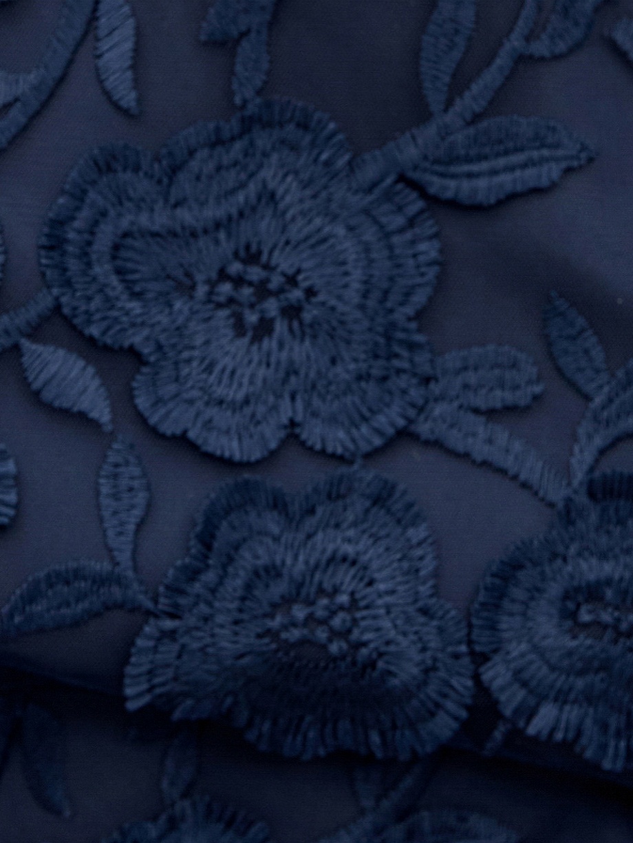 Блузка гипюровая без рукавов